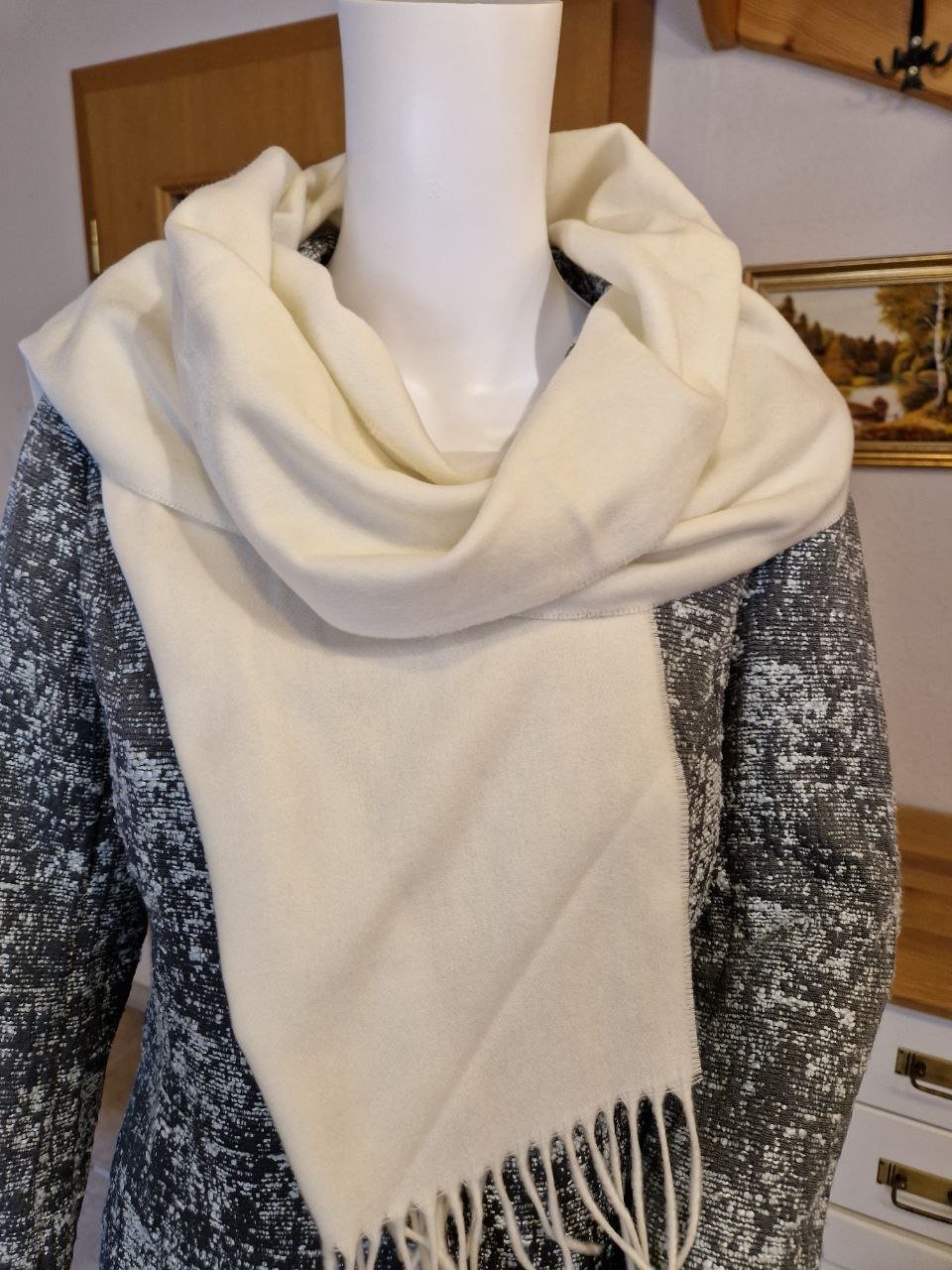 Neu. Cashmink. Schöner warmer Schal. Polyester .  