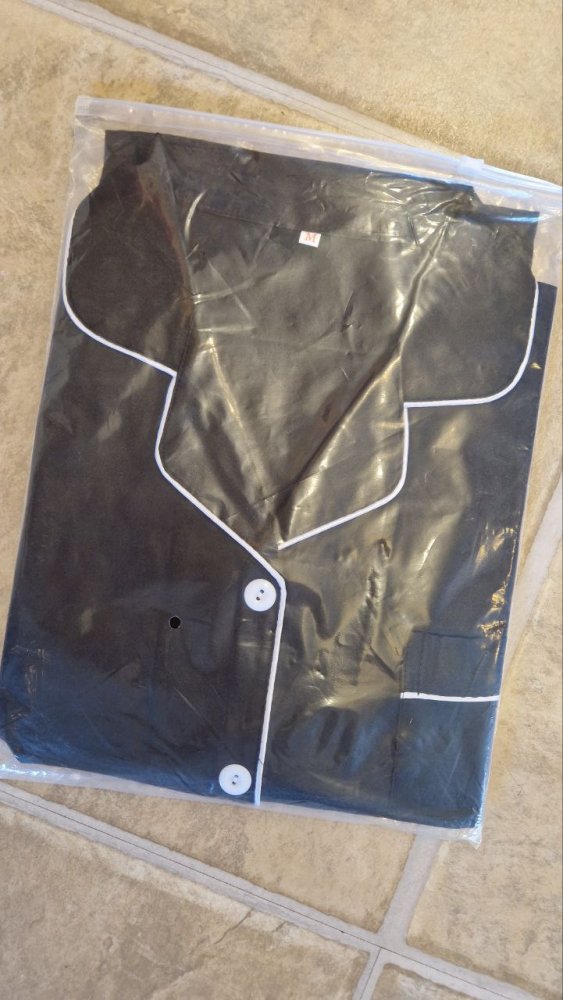 Neu. Pyjama, Nachtwäsche.  Größe M .