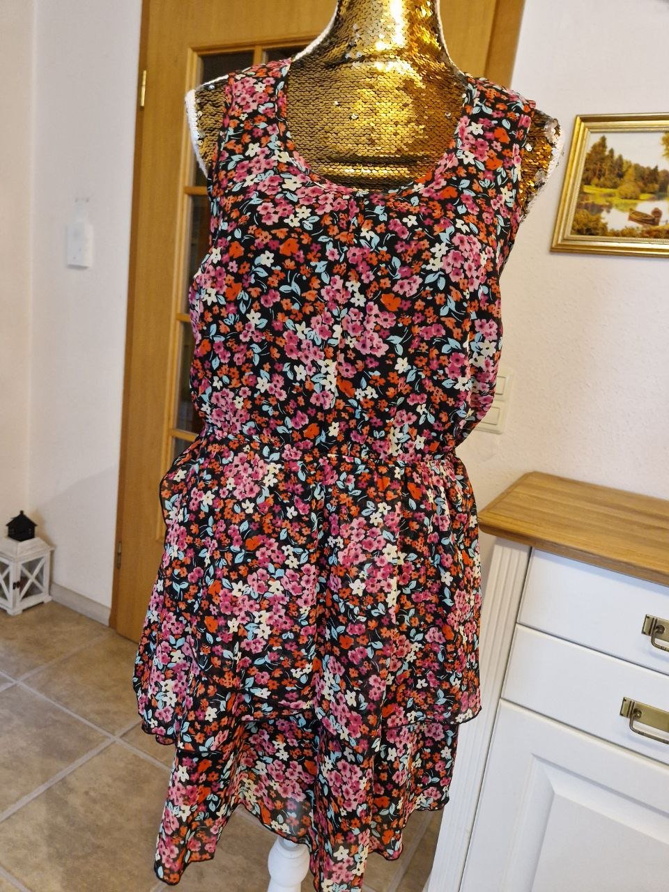 Bonprix.  Schönes Sommerkleid.  Große 36 ( passt für Größe M ).