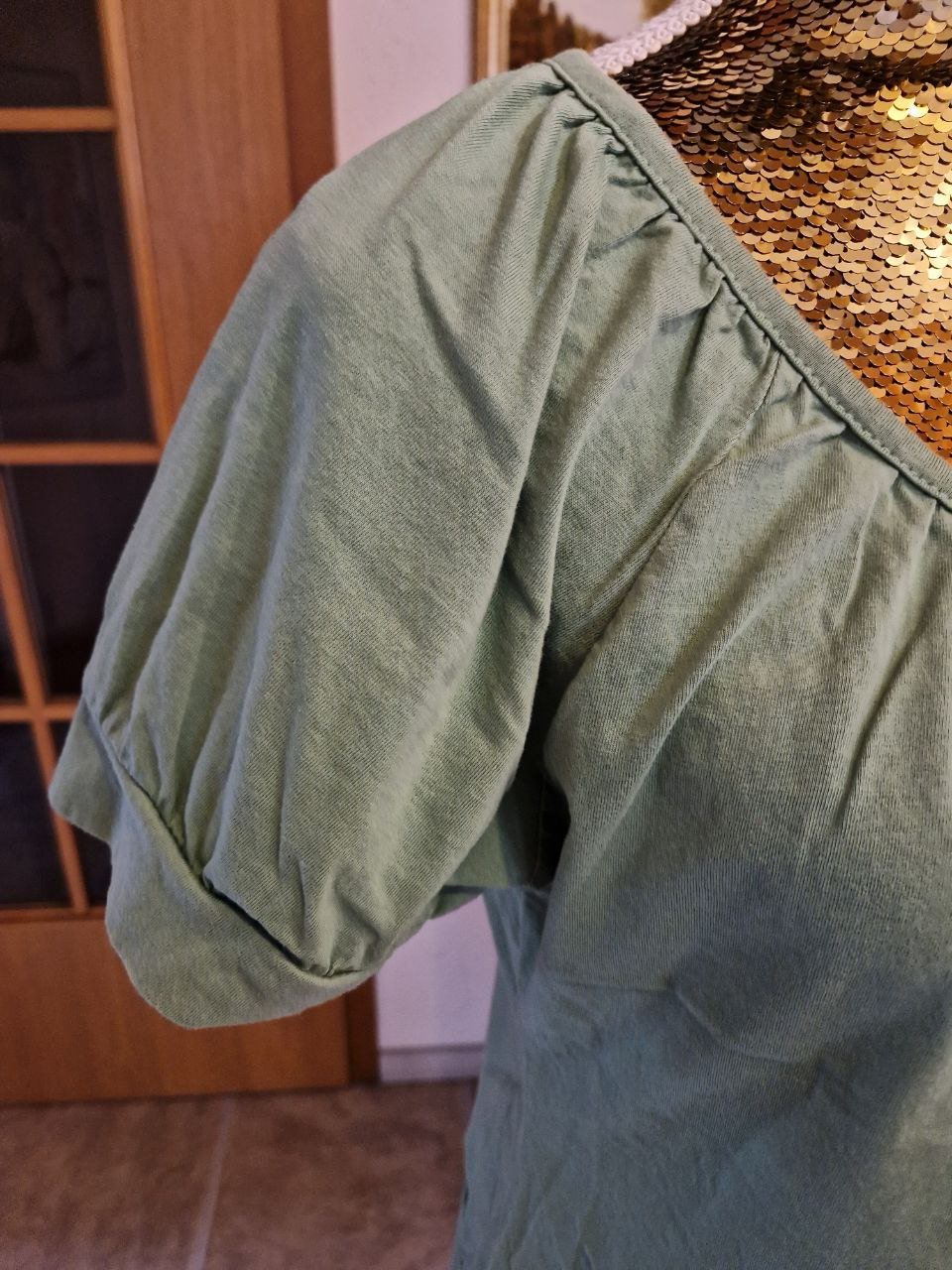 Bequemes T-Shirt.  Baumwolle.  Größe M-L. 