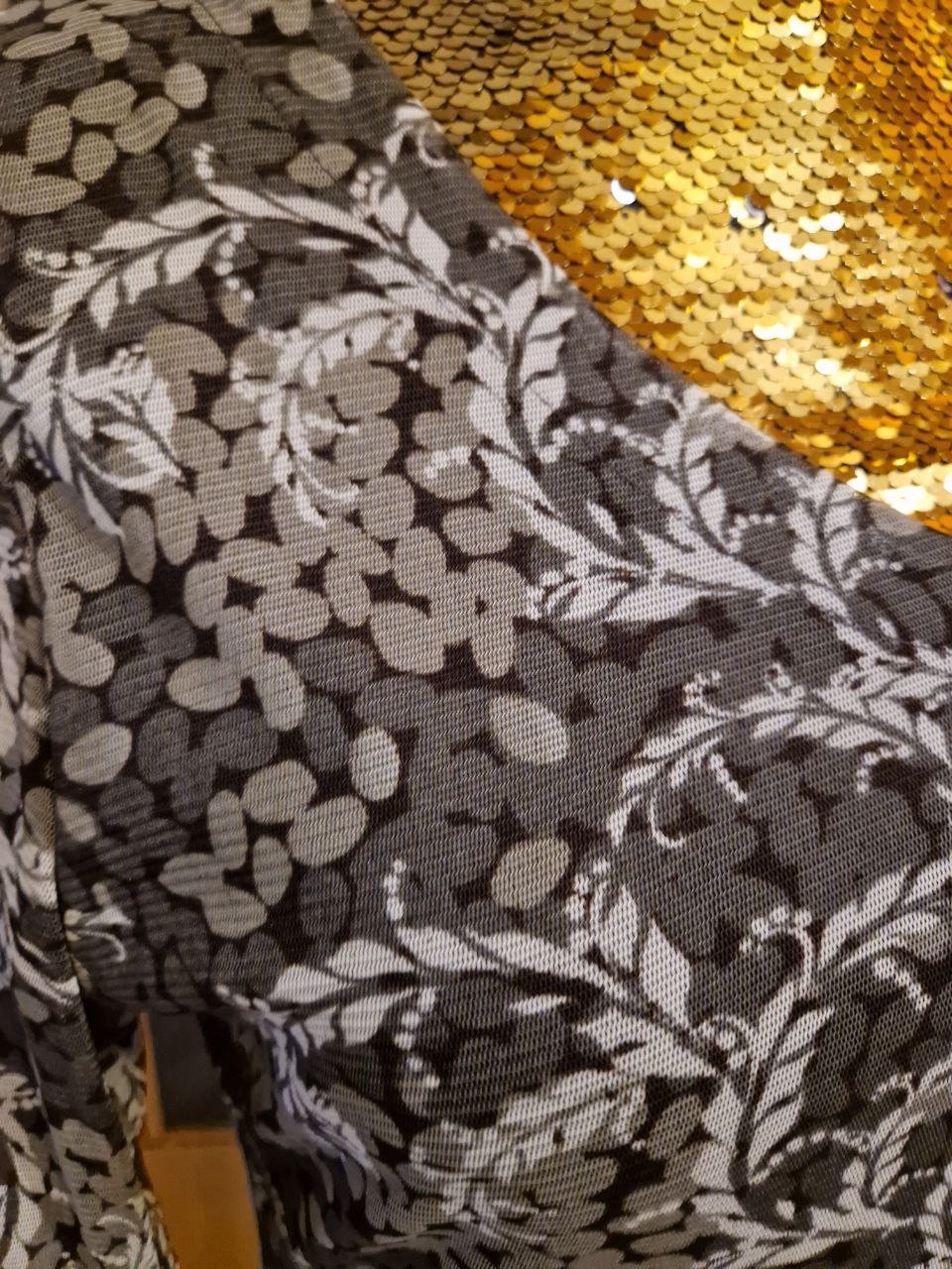 Gina Benotti.  Schönes Sommerkleid. Polyester + Elastan. Große 36-38.