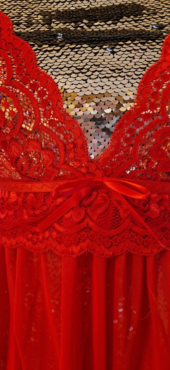 Set. Nachthemd +Tangas . Nachtwäsche. Dessous. Farbe - rot. Größe M-L. 