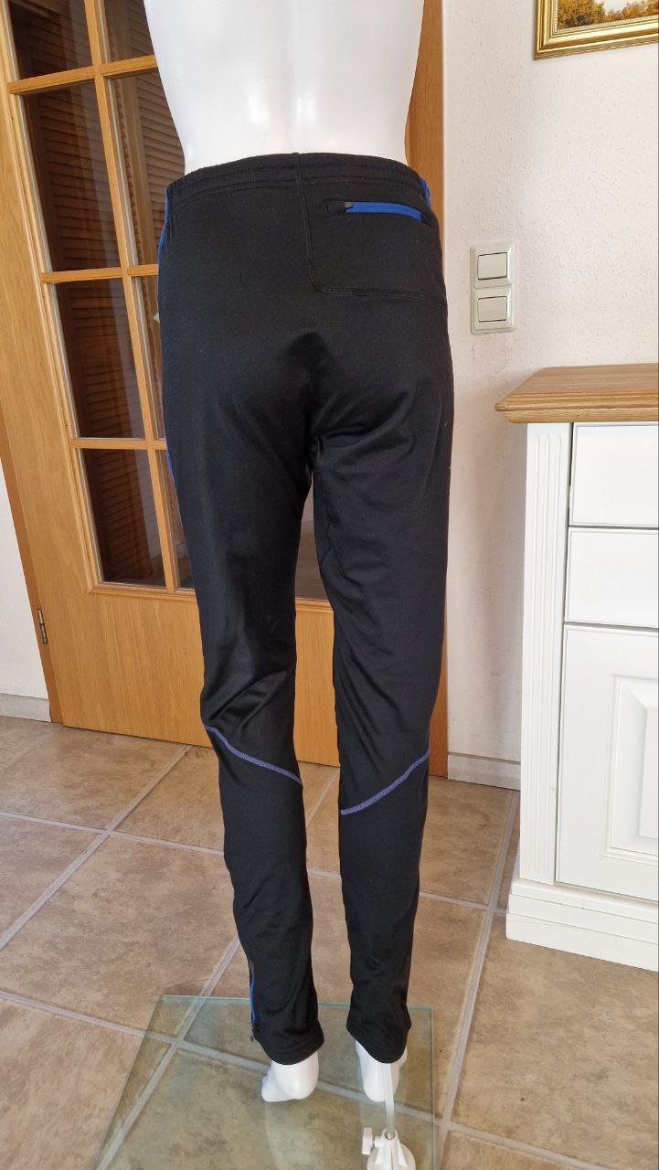 Active. Sehr warme schwarze Jogginghose. Größe M-L. 