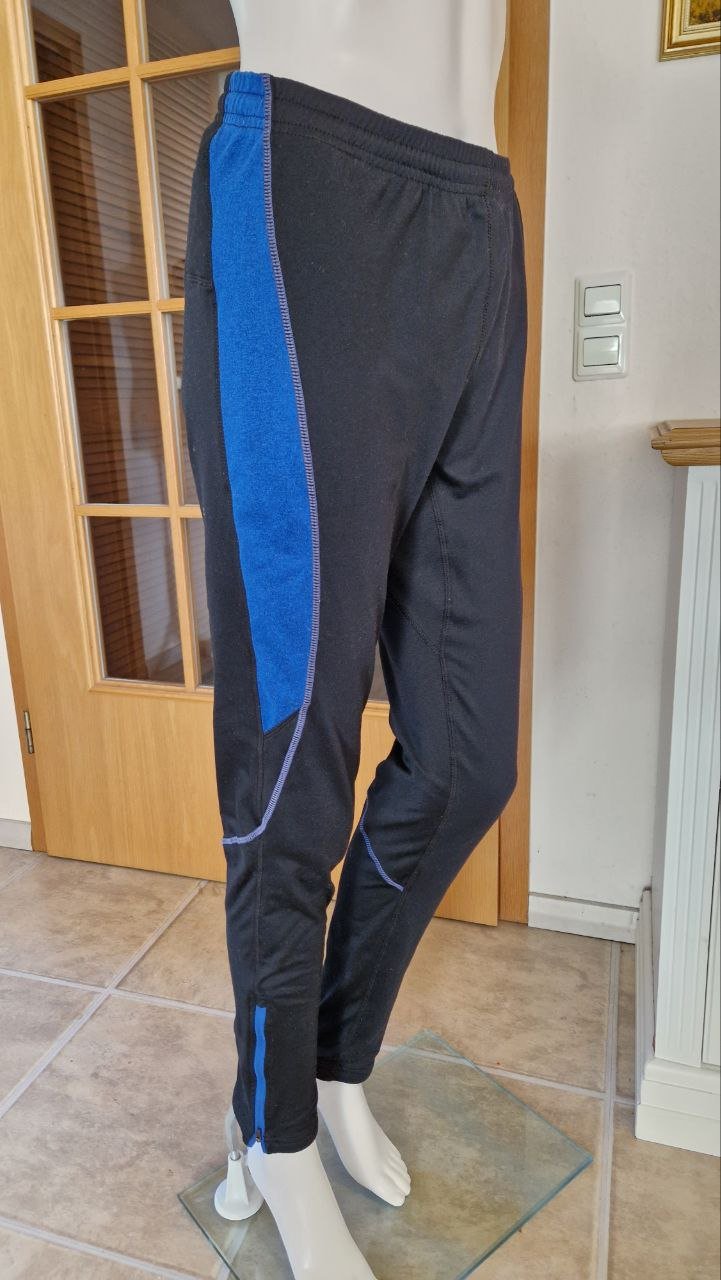 Active. Sehr warme schwarze Jogginghose. Größe M-L. 