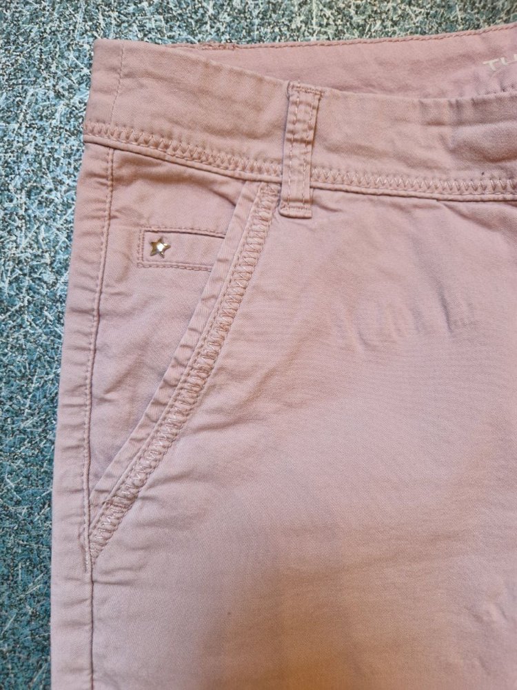 C&A.  Stylische leichte Caprihose, Chino.   Größe S. Baumwolle.