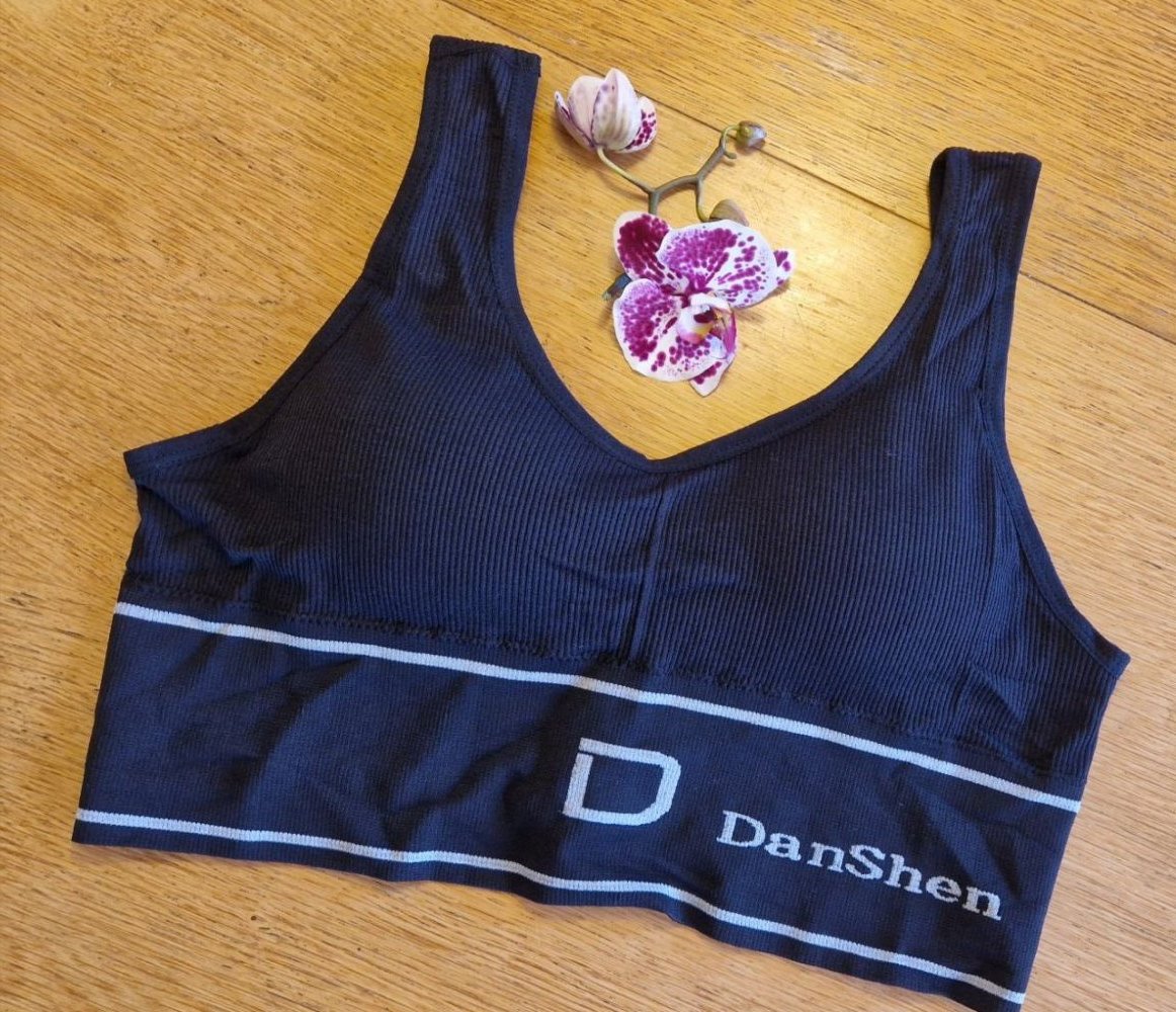 Neu. Atmungsaktiv Sport -Fitness - BH. Größenbereiche 85D, 90 C. 