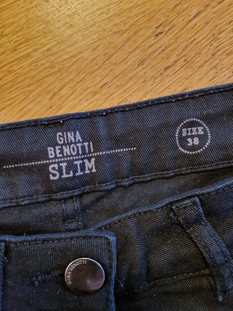 Gina Benotti. Bequeme Jeans - Shorts. Größe 36.