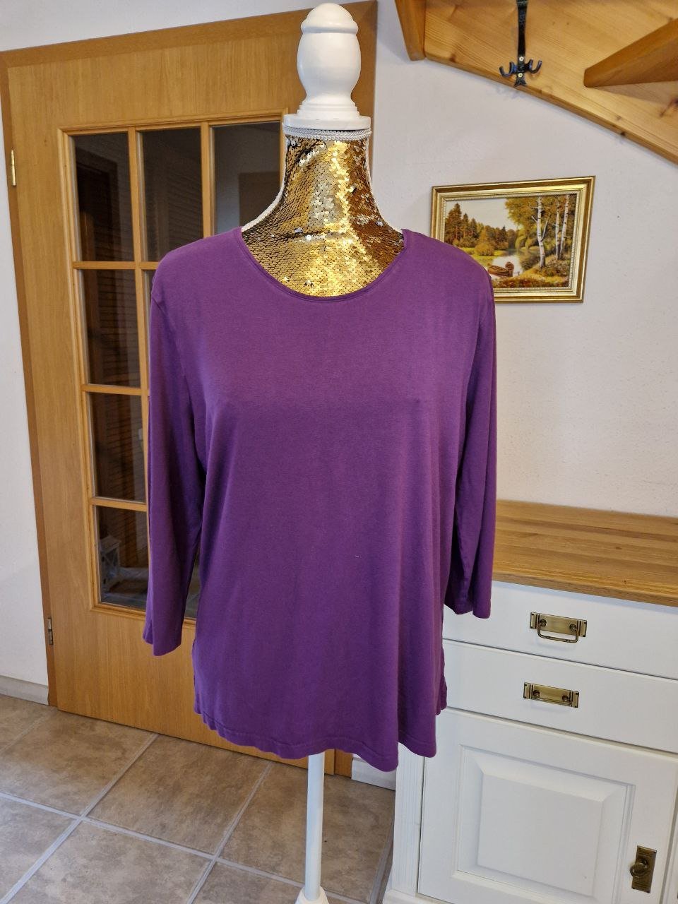 Clarina. Bequemes T-Shirt - Bluse -Tunika . Baumwolle + Elastan.  Das Etikett zur Stoffzusammensetzung wurde abgeschnitten. Größe 46.  