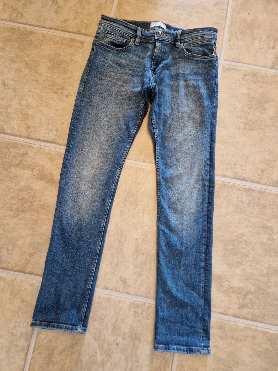 E.D.C. by Esprit.   Stylische Herrenjeans.  Größe 30/32. 