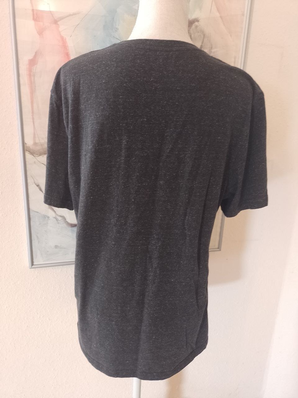 Bekleidungspaket. 2 Herren-T-Shirts. Größe L.