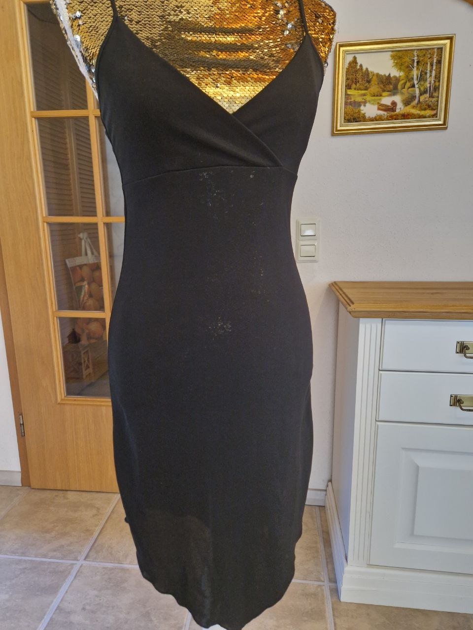  Schönes Sommerkleid, Partykleid, Abendkleid.  Polyester + Elastan.  Gefüttert.  Größe 36.