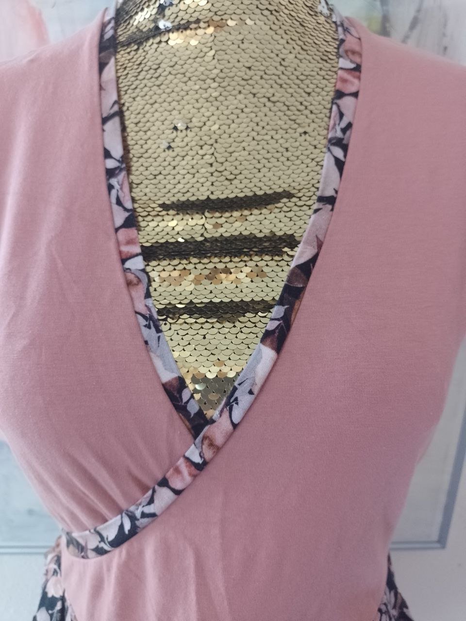 Schönes Sommerkleid. Baumwolle + Elastan.  Große S. 