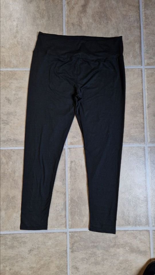 Elastische schwarze Leggings. Größe XXL. Polyester + Elastan.