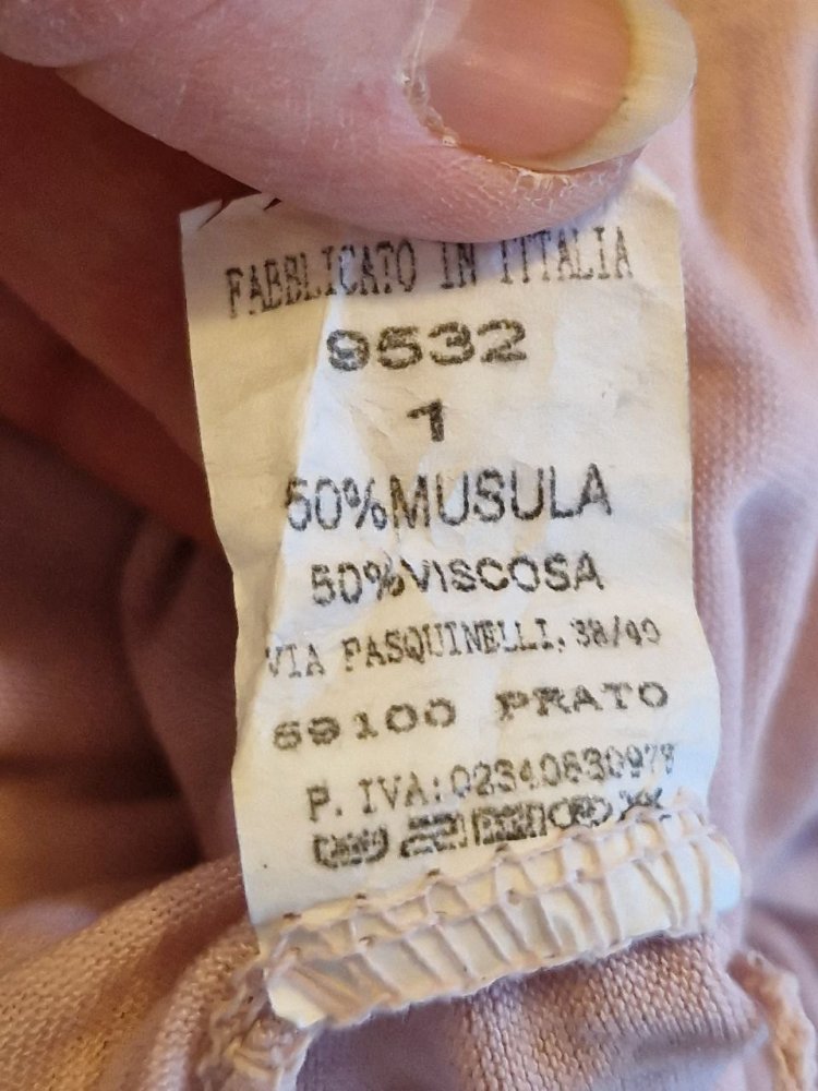 Italy.  Neu Colection. Top.  50% Baumwolle. 