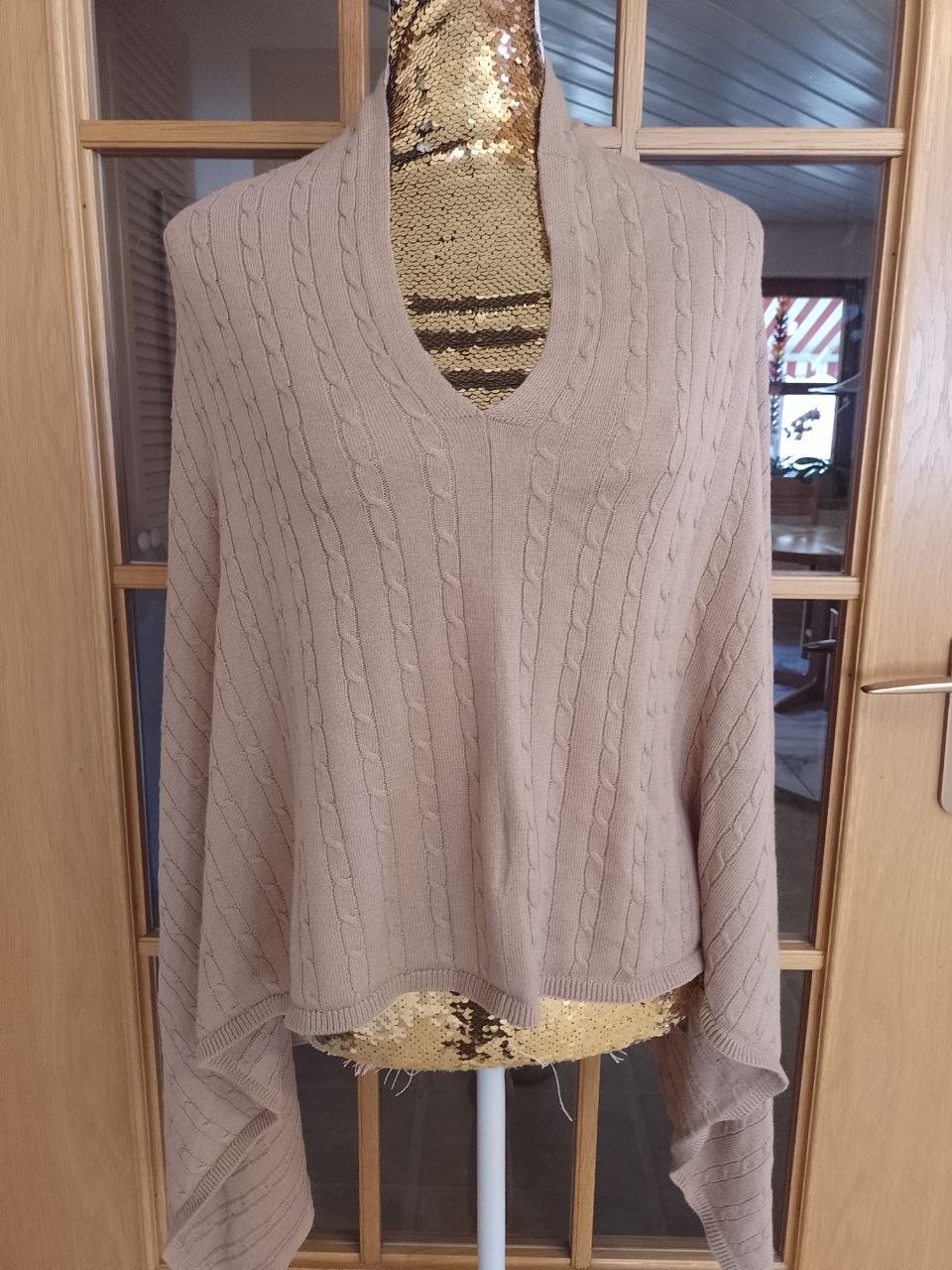 H&M Mama. Eleganter warmer Poncho. One Size.  