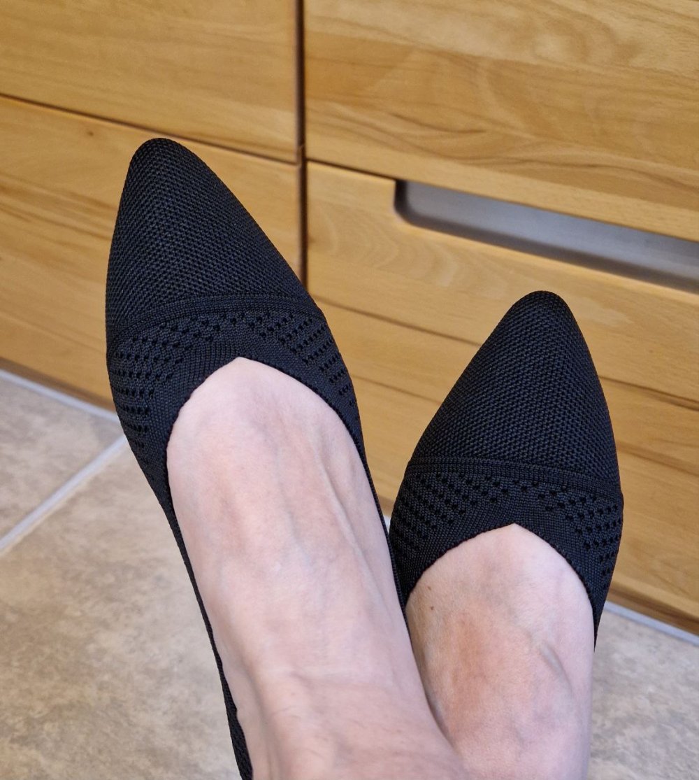 Modische schwarze Schuhe, Ballerinas. Größe 38-38,5. 