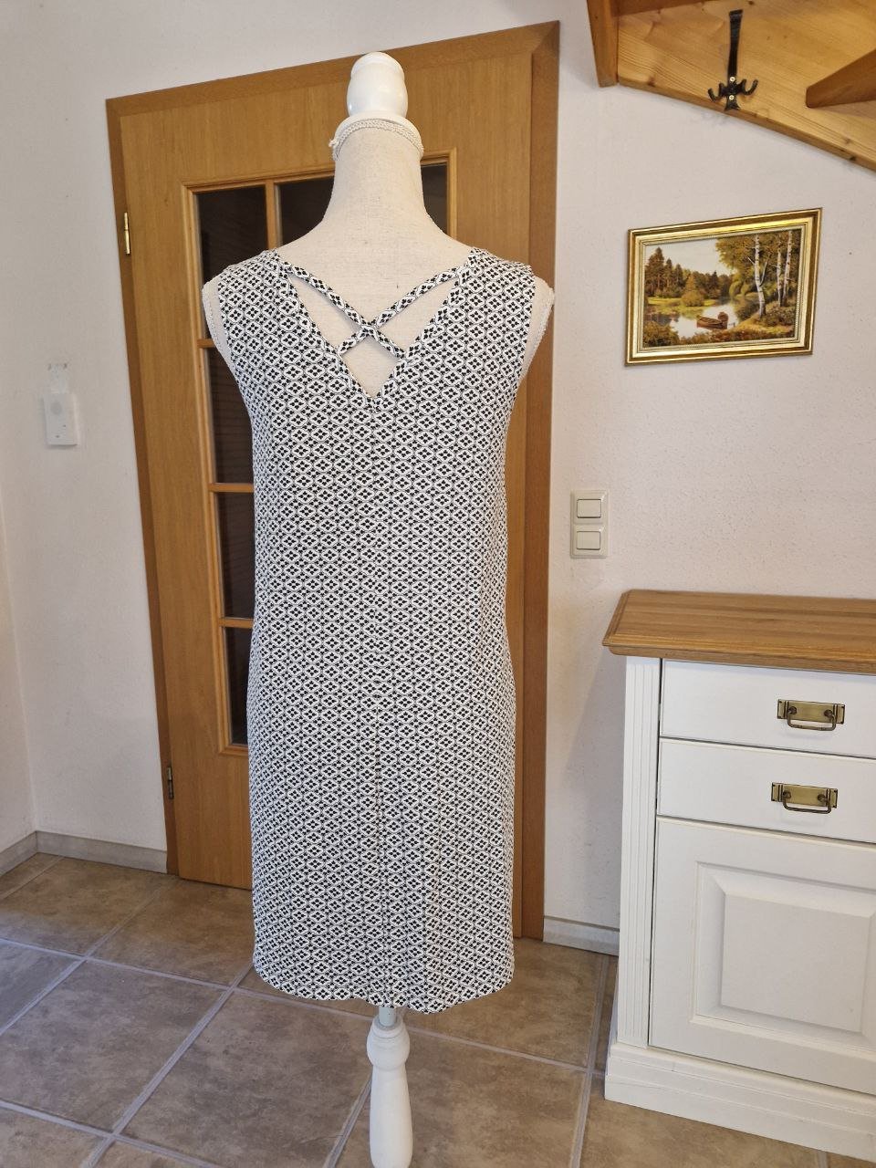  C&A. Schönes Sommerkleid.  Große S.  95% Baumwolle +  5%Elastan. 