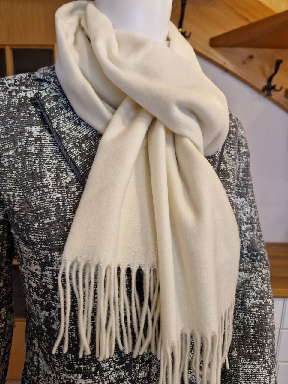 Neu. Cashmink. Schöner warmer Schal. Polyester .  