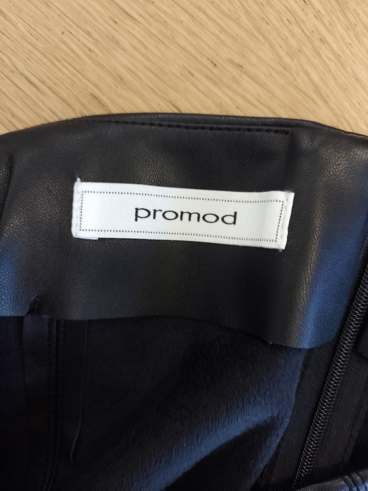 Promod. Ein schöner Rock. Größe 38. 