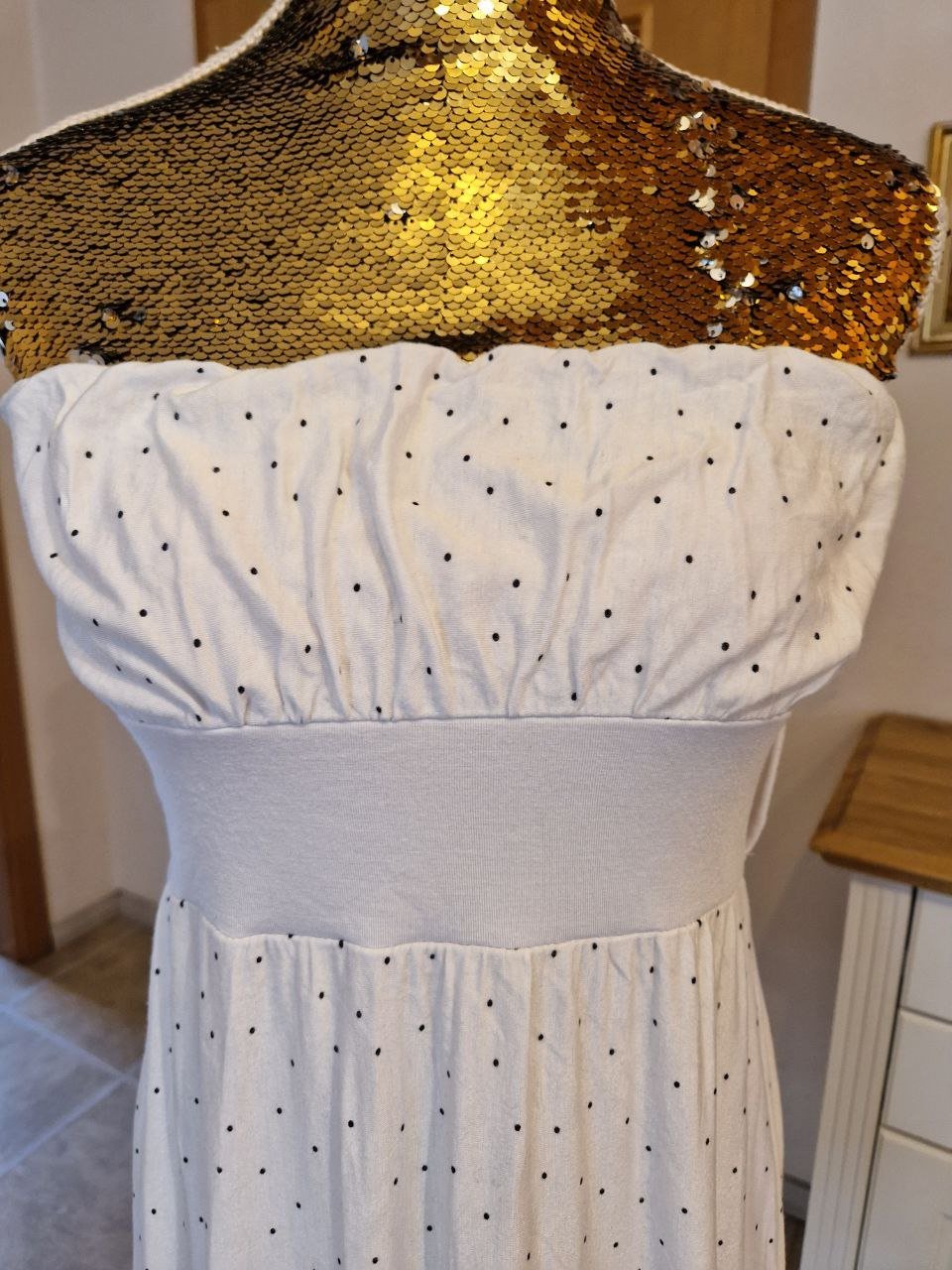 Takko.  Schönes Sommerkleid. Größe S.   Viskose + Elastan.  