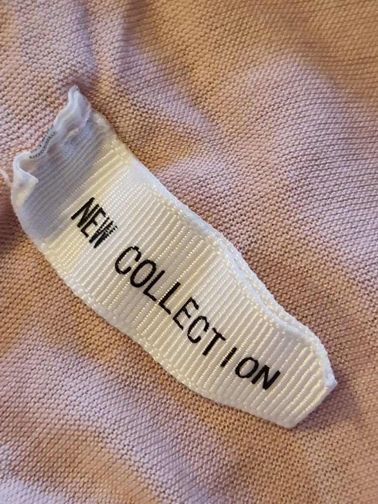 Italy.  Neu Colection. Top.  50% Baumwolle. 