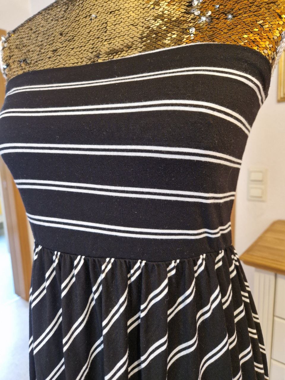 Esmara.  Schönes Sommerkleid.  Viskose + Polyester.  Große M.  