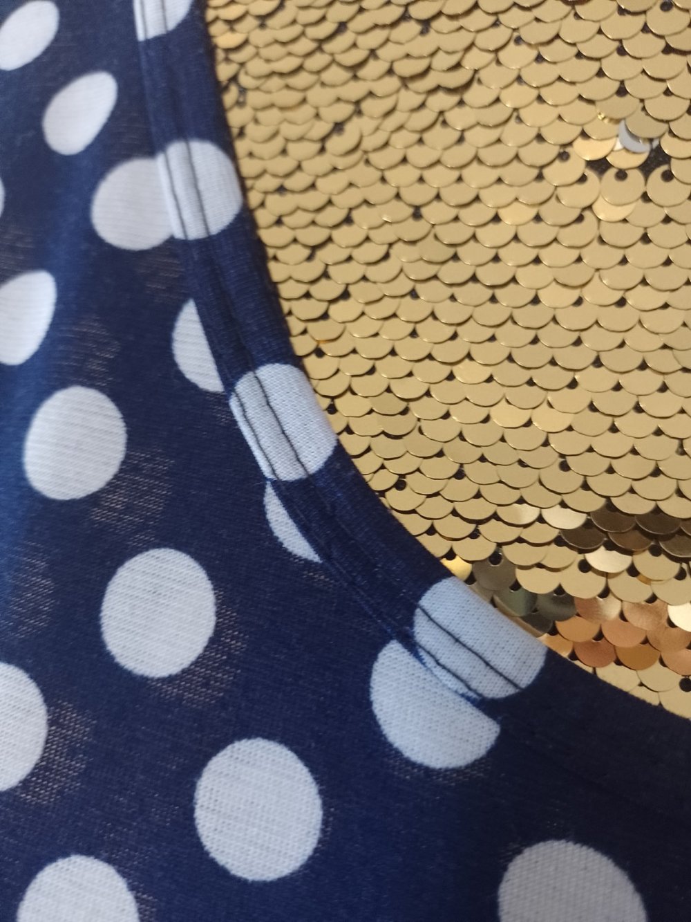 Schönes T-Shirt - Top. Größe 38. Polyester. 