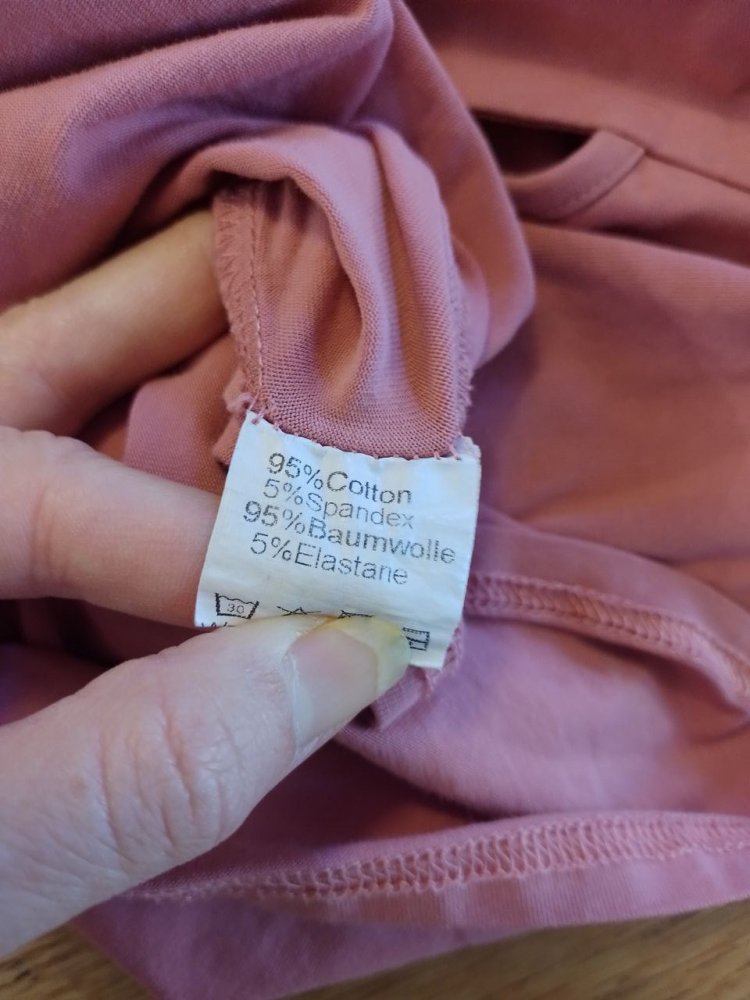 Elegantes T-Shirt - Bluse. Baumwolle + Elastan.  Größe S-M