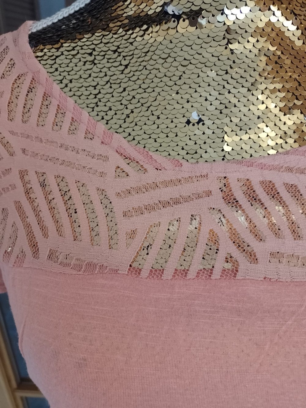 Only. Elegantes T-Shirt - Bluse - Top. Viskose + Polyester.