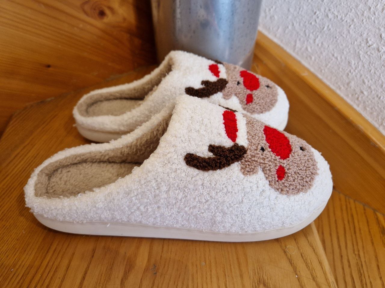 Schöne Damen Hausschuhe.  Tolles Geschenk zu Weihnachten.