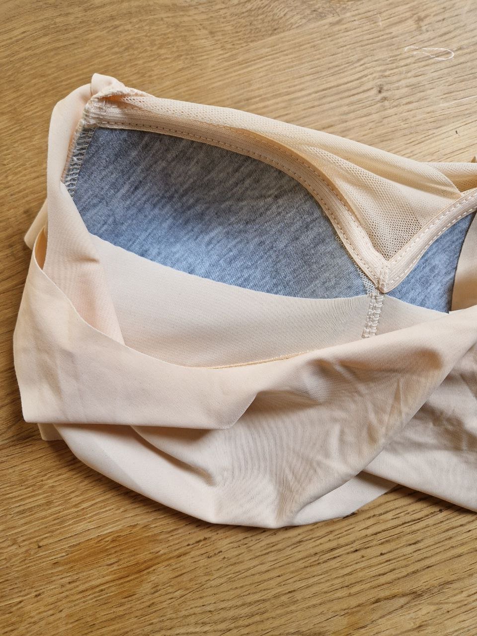 Neu. Bequem, atmungsaktiv Sport -Fitness - BH, Dessous. Größe M.