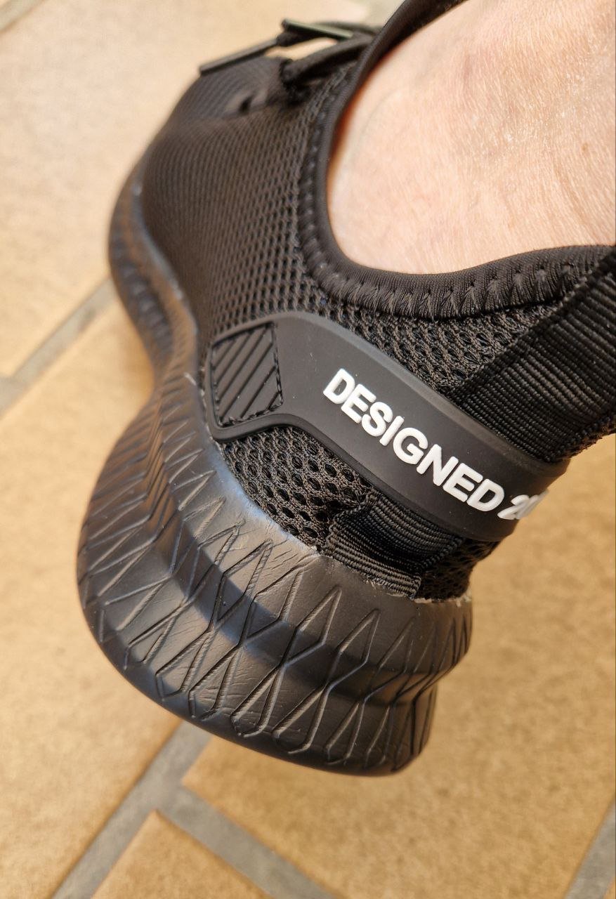 Weiche atmungsaktive Sportschuhe , Halbschuhe, Schnürschuhe. Größe 39. 