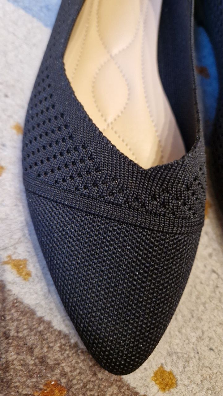 Modische schwarze Schuhe, Ballerinas. Größe 38-38,5. 