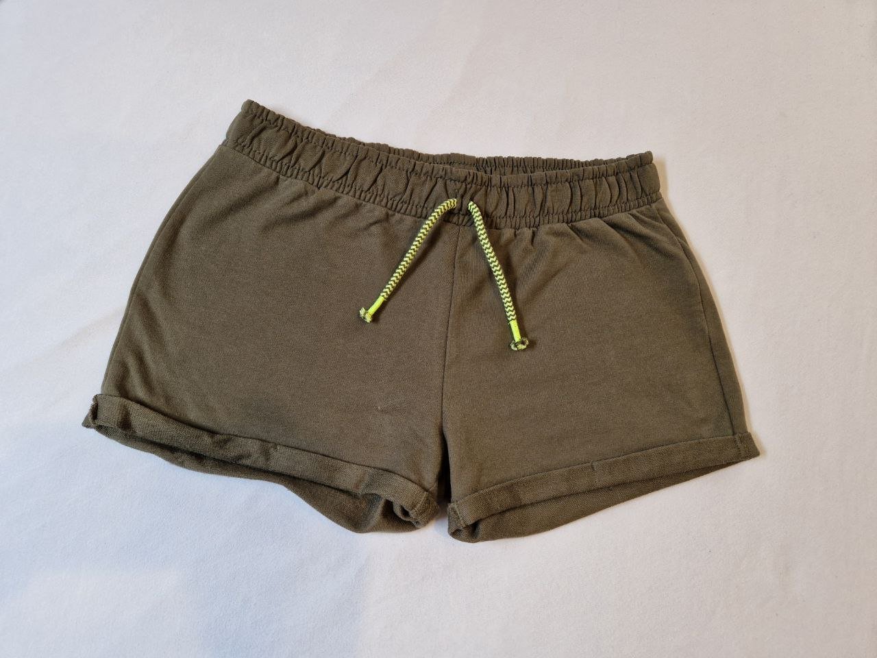 Here&There.  Bequeme Shorts.  Baumwolle + Polyester.  Größe S. 