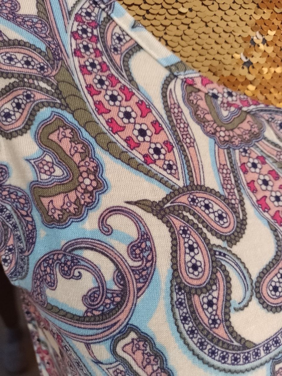  Wie neu. Schönes Sommerkleid. 95% Viskose + 5% Elastan. Große S.