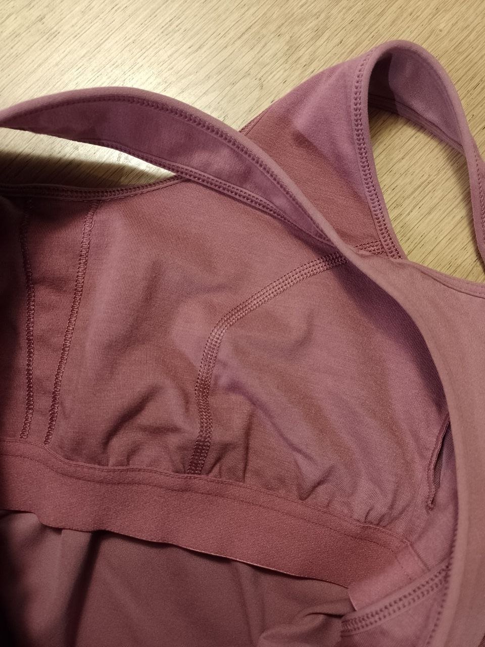 Bequemes Sporttrikot - T-Shirt - Top.  Größe S.