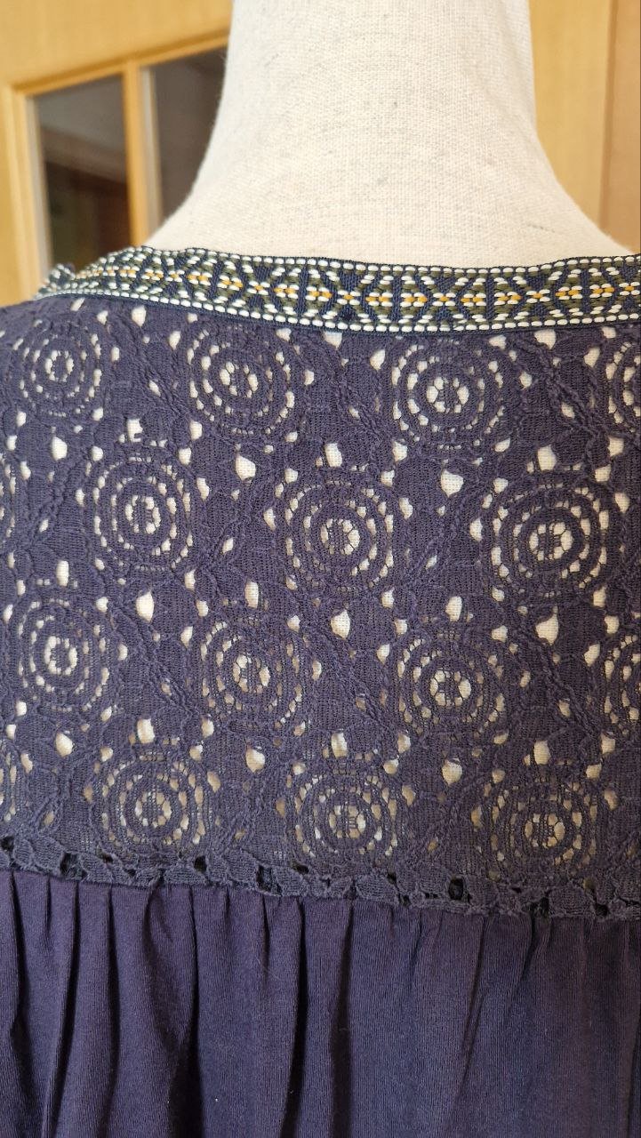 Bequeme Bluse - T-Shirt .  Größe L.  Viskose + Elastan. 