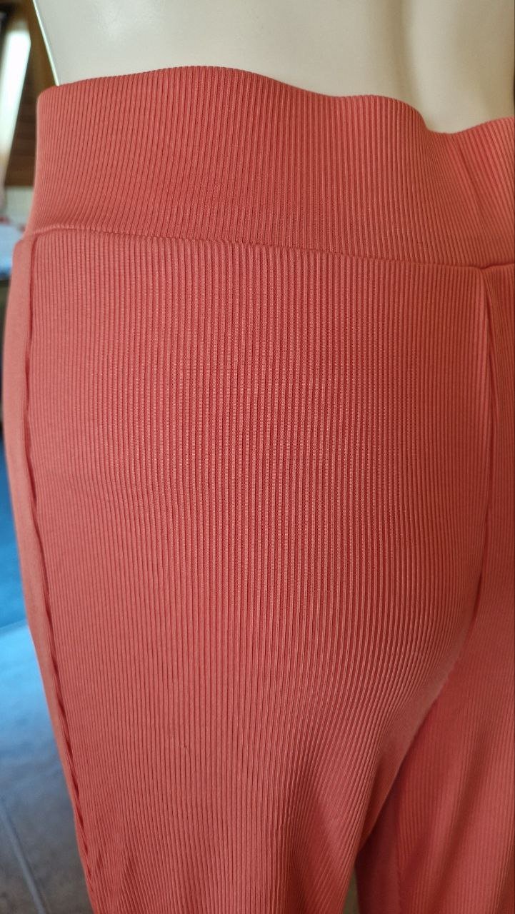 Stylische leichte  Hose, Schlaghosen. Größe M. 