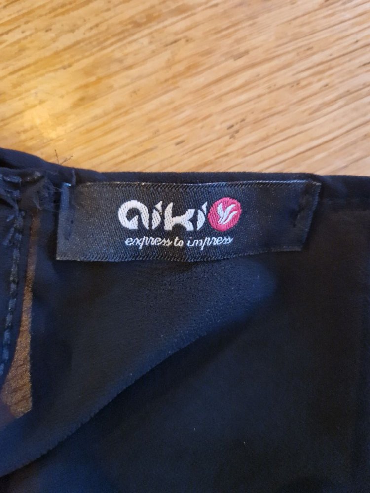 Aiki. Italy. T-Shirt - Top - Bluse. Größe S-M. 