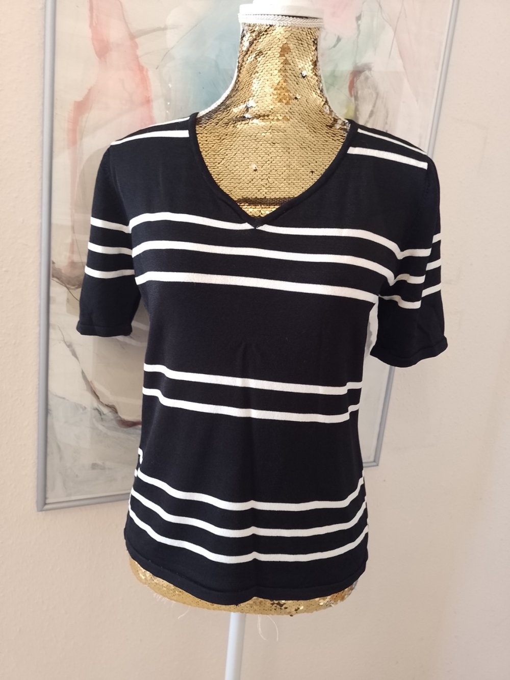 Wie neu. Elegantes T-Shirt - Bluse - Tunika. Viskose + Polyimid. Größe 42-44 