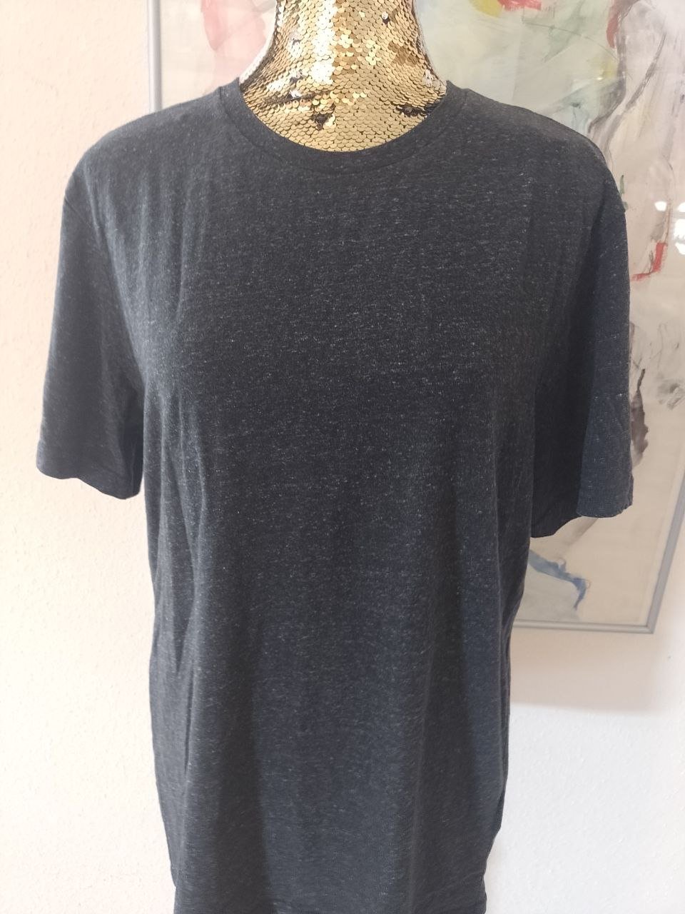 Bekleidungspaket. 2 Herren-T-Shirts. Größe L.