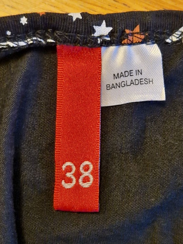 Bequemes T-Shirt - Top - Trägerhemd. Größe S 