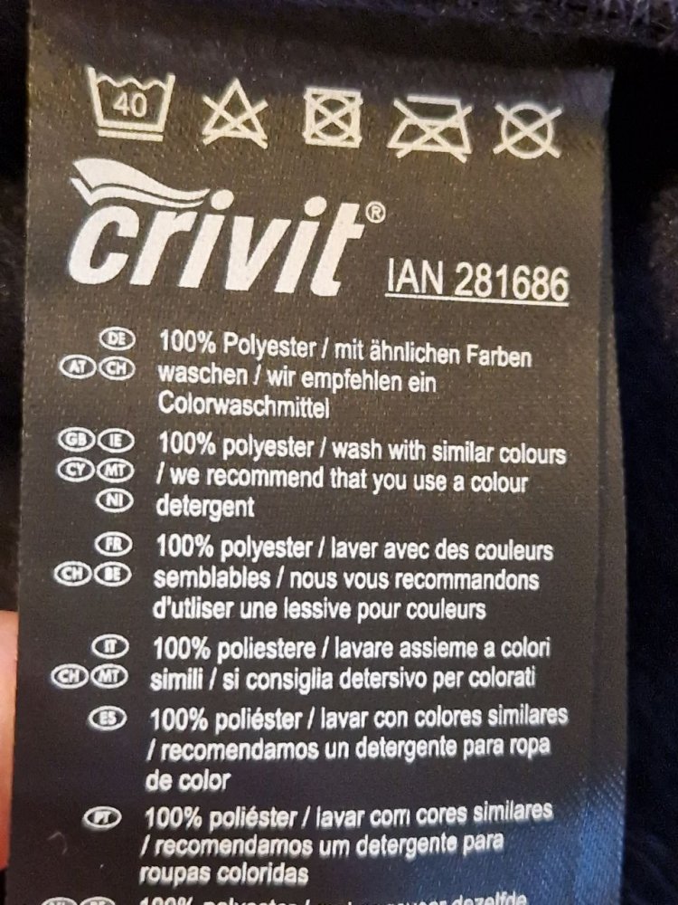 Neu. Schöne praktische Strickjacke. Größe 34.