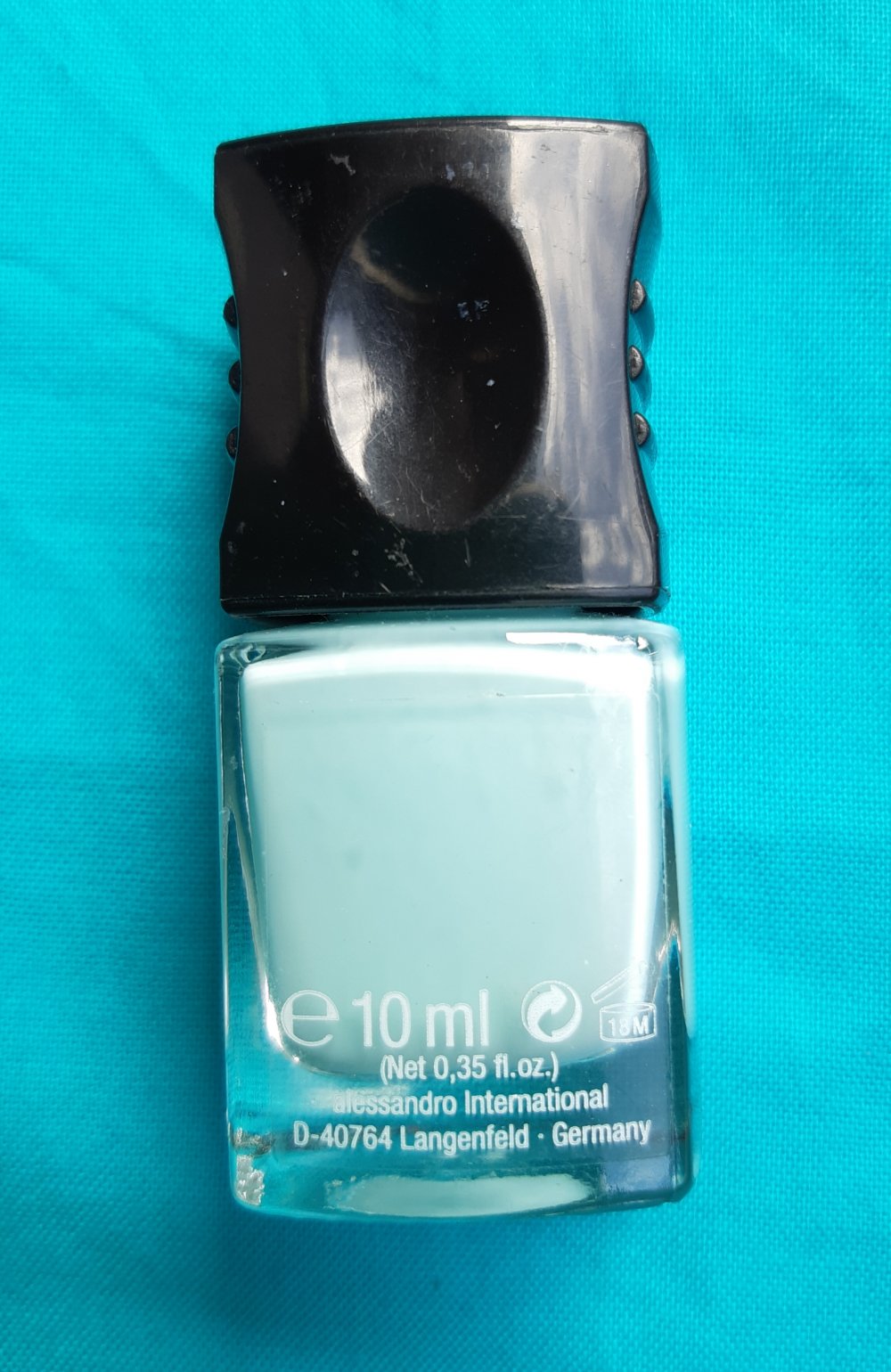Alessandro - mintfarbener Nagellack