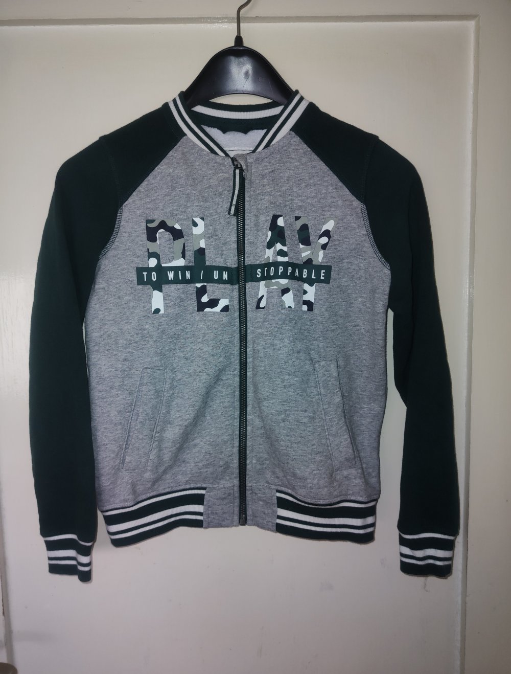 Neue Stoffjacke in 146/152