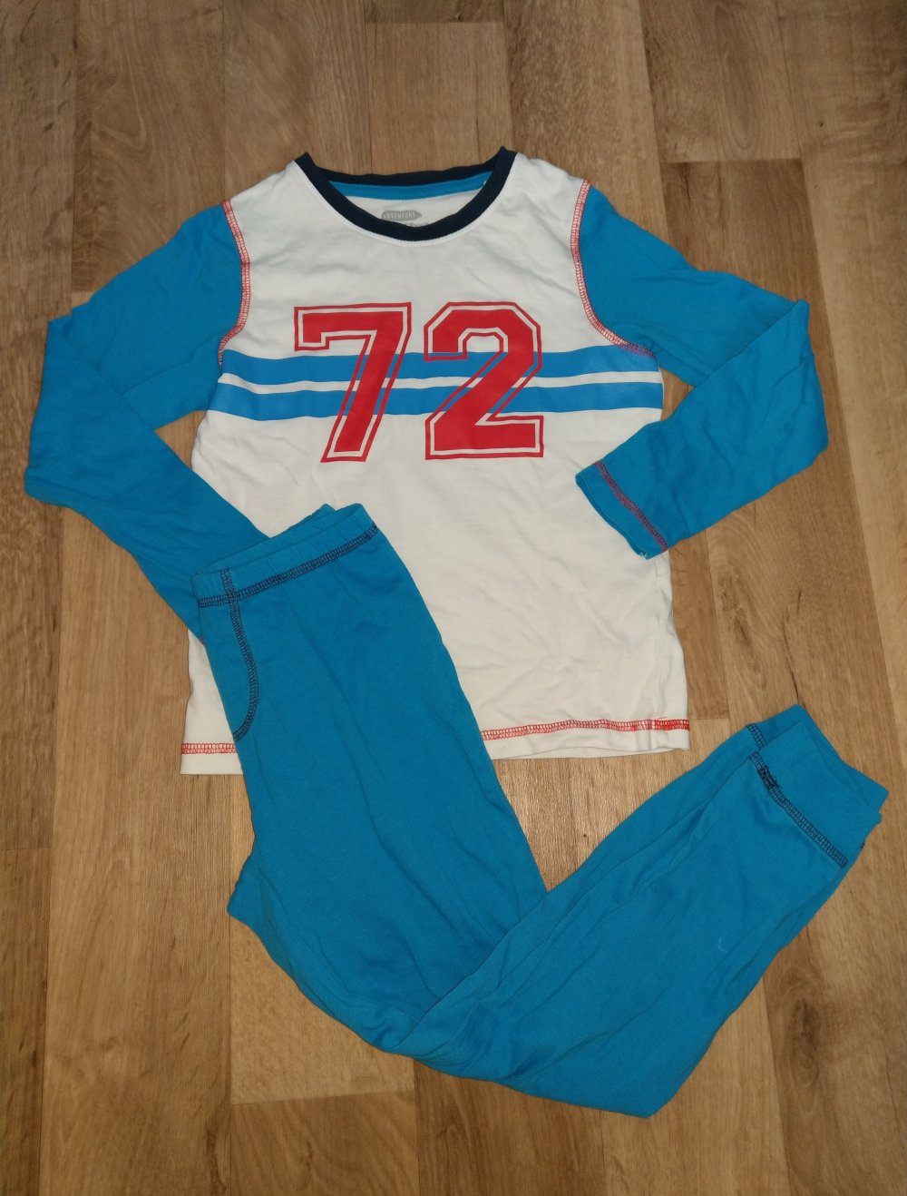 Neuer Schlafanzug in 110/116