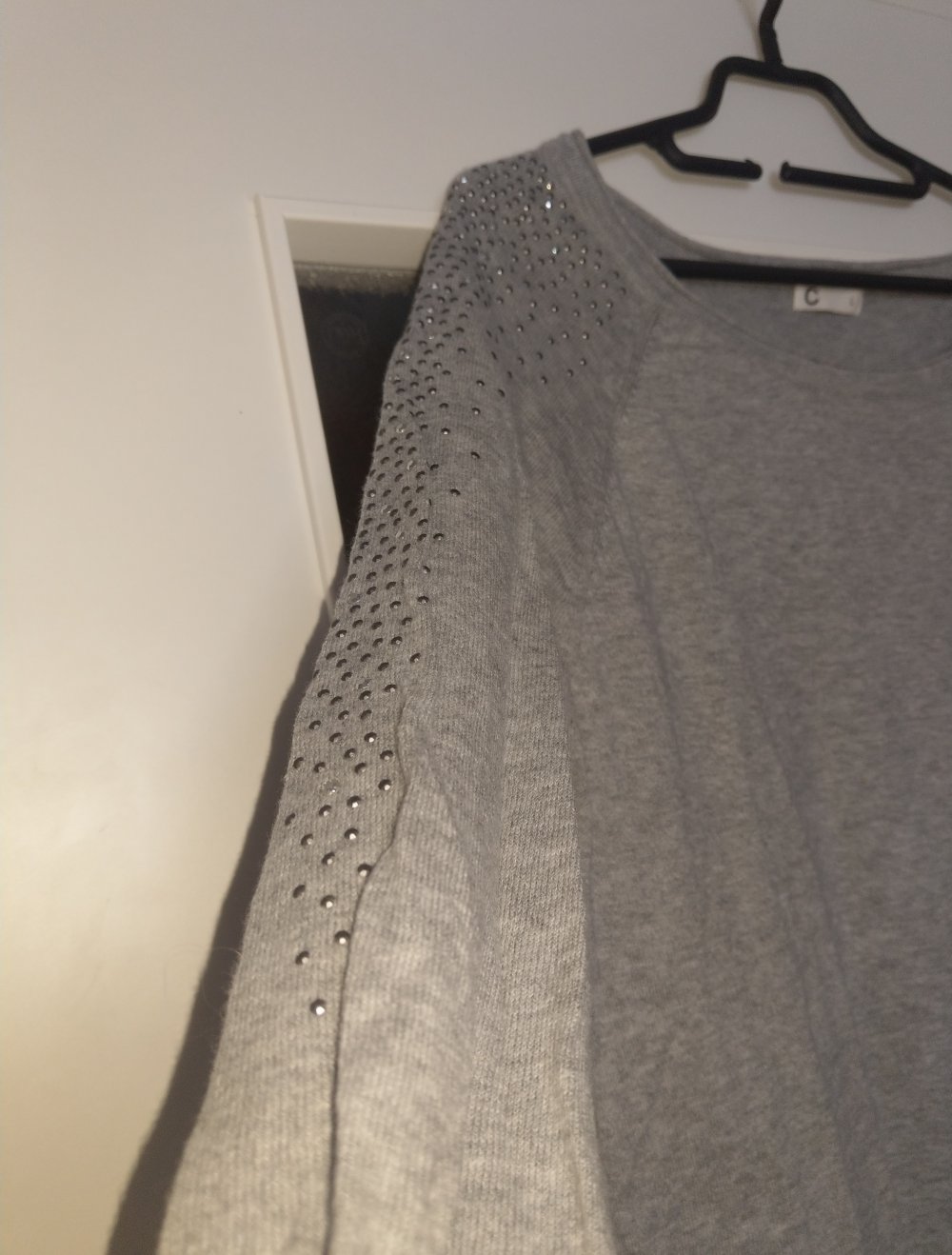 Neuer dünner Pullover in L