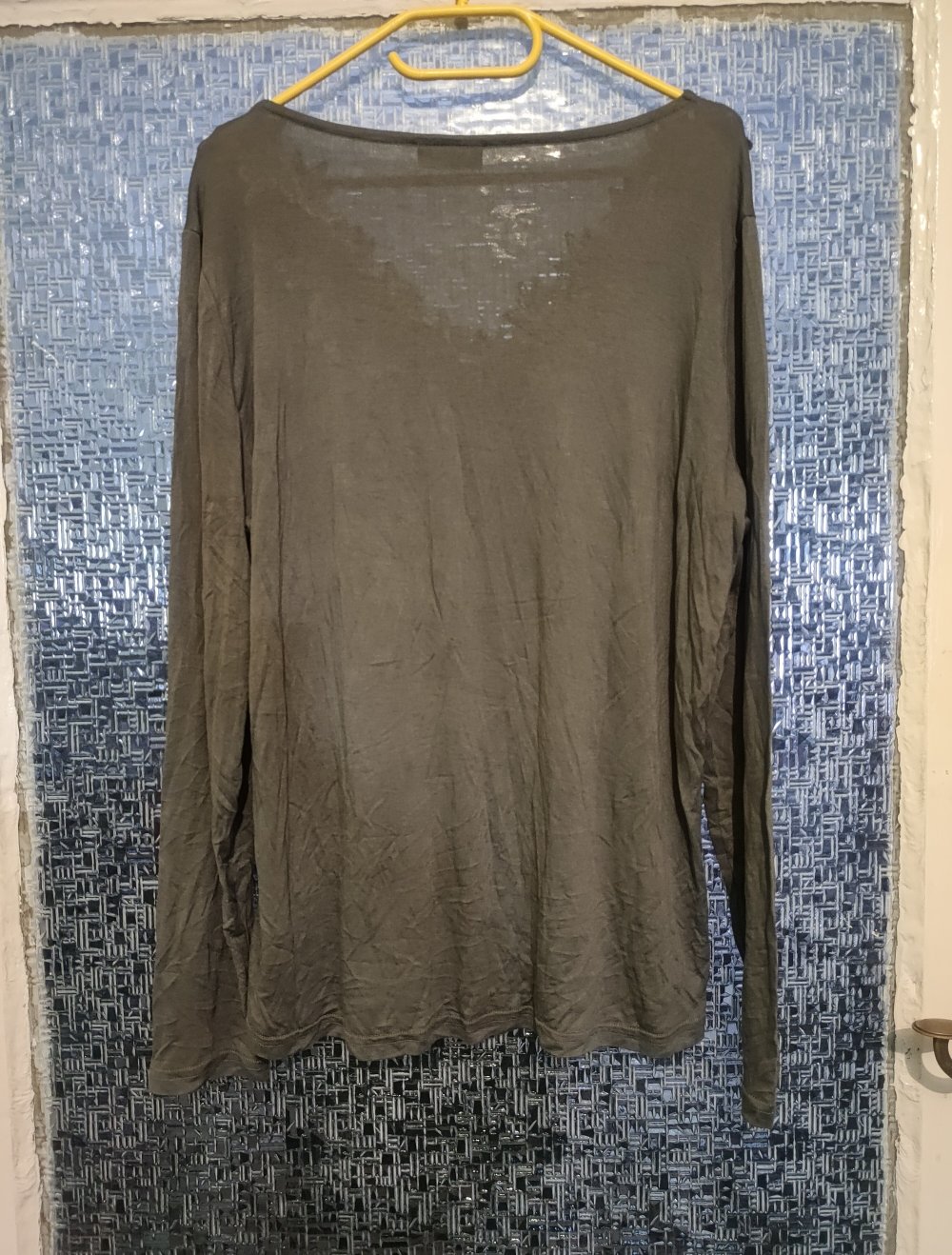 Neuer dünner Pullover in 44