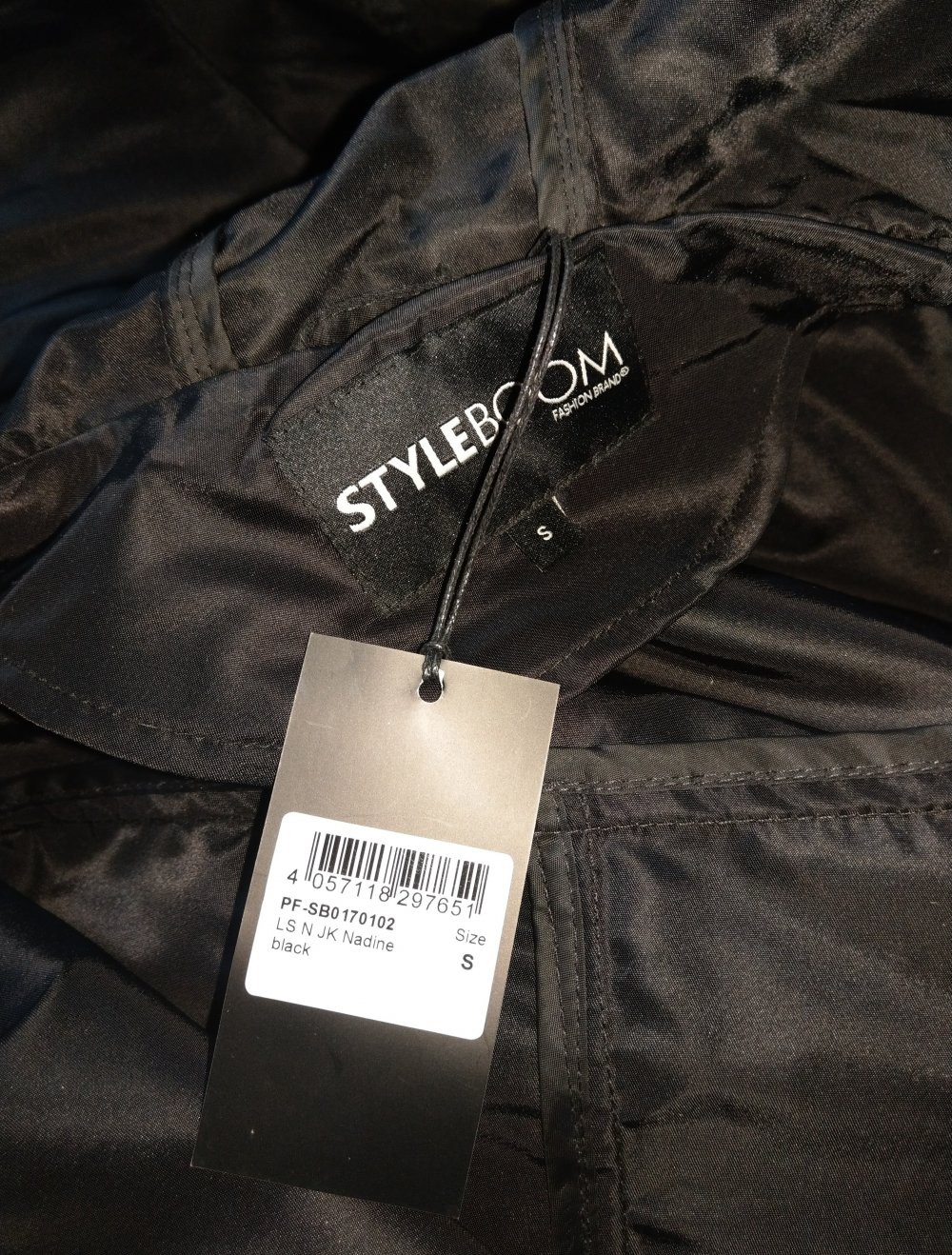 Neuer Regenmantel in S