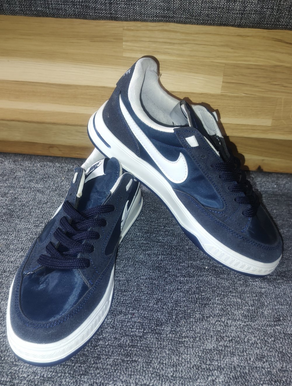 Neue Turnschuhe in 41